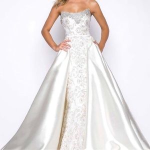 Mac Duggal White Gown